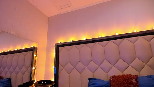 Scarletbigbug online show from 11/06/25, 06:53