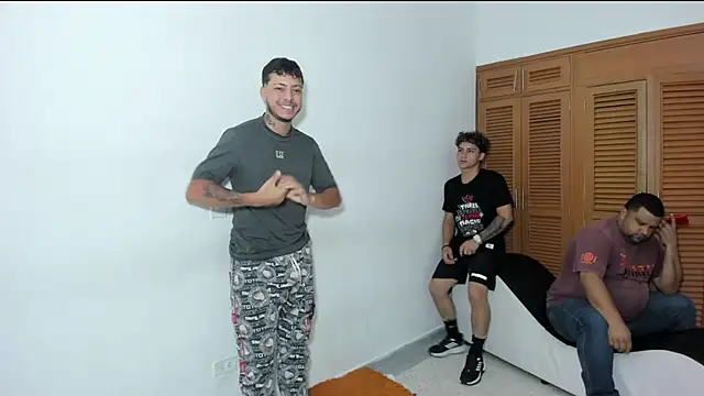 Snapshot of brutal_sex_room2k chatting on 10/16/25, 01:23 brutal sex room2k online show from 10/16/25, 01:23