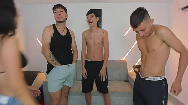 Snapshot of brutal_sex_room2k chatting on 11/28/25, 03:09 brutal sex room2k online show from 11/28/25, 03:09