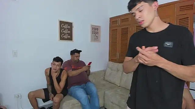 Snapshot of brutal_sex_room2k chatting on 11/30/25, 08:35 brutal sex room2k online show from 11/30/25, 08:35