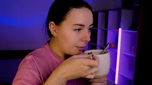 Di na Bell online show from 10/21/25, 05:41