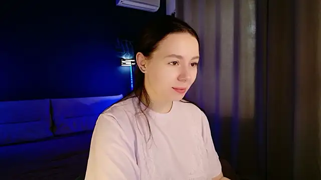 Snapshot of Di_na_Bell chatting on 05/07/26, 05:46 Di na Bell online show from 05/07/26, 05:46