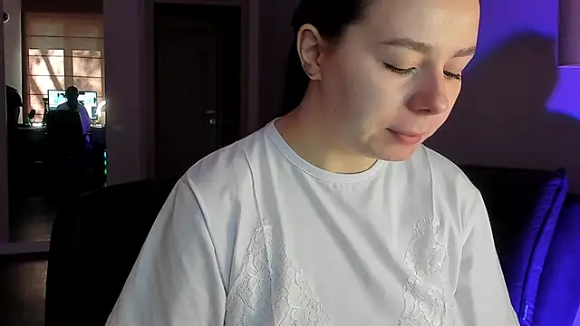 Snapshot of Di_na_Bell chatting on 05/08/26, 05:46 Di na Bell online show from 05/08/26, 05:46
