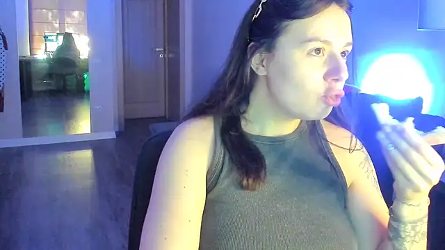 Snapshot of Di_na_Bell chatting on 05/22/26, 05:58 Di na Bell online show from 05/22/26, 05:58