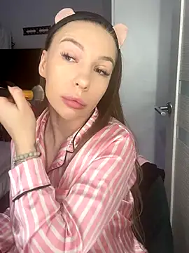 Snapshot of AlysonHuxley_ chatting on 09/19/25, 09:15 AlysonHuxley  online show from 09/19/25, 09:15