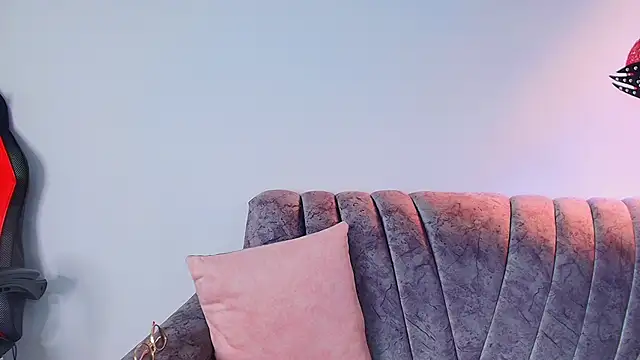 carolinhe  online show from 10/02/25, 08:16