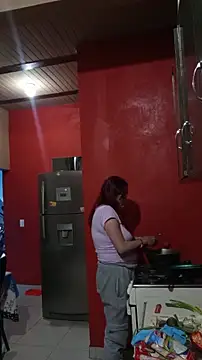 carolinhe  online show from 10/24/25, 04:47