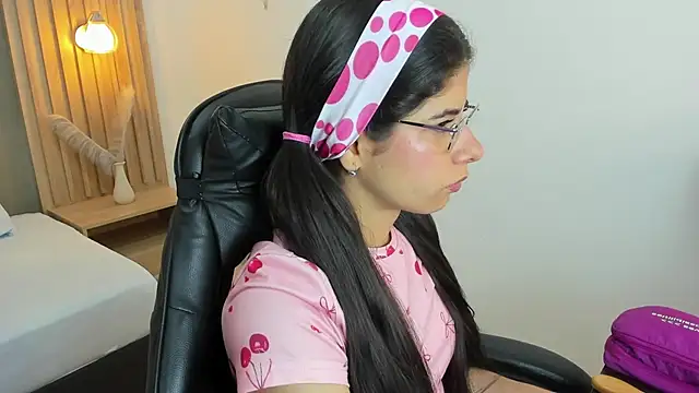 carlina 15 online show from 10/09/25, 12:25