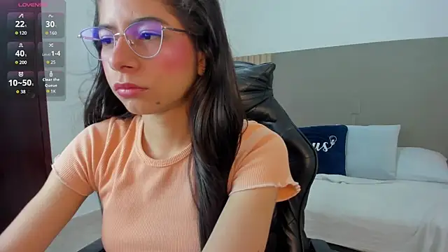 Snapshot of carlina_15 chatting on 02/27/26, 12:27 carlina 15 online show from 02/27/26, 12:27