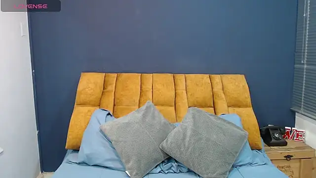 KendraaSimons online show from 04/15/26, 07:43