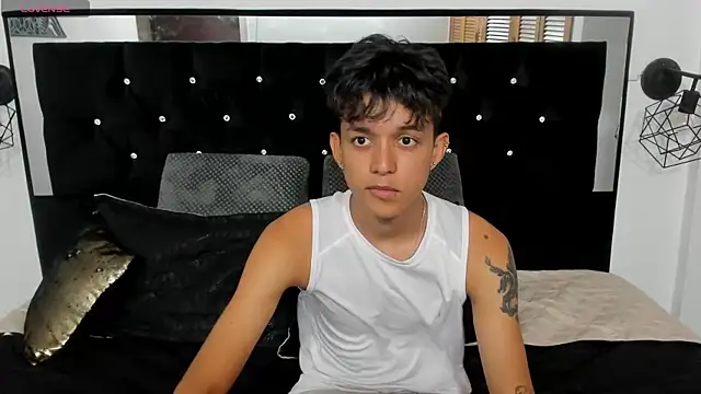 Sebas cat online show from 10/28/25, 02:48