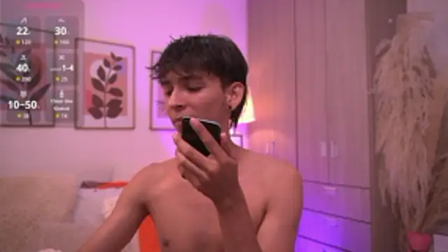 Sebas cat online show from 12/18/25, 01:44