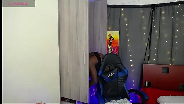 MONIQUE-LAMOUR online show from 06/02/26, 01:07