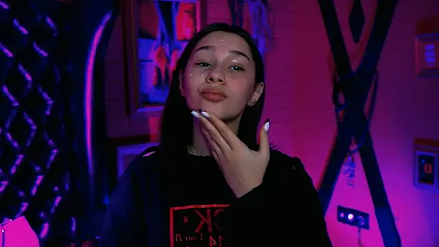 Snapshot of KimClarks_ chatting on 10/14/25, 01:23 KimClarks online show from 10/14/25, 01:23