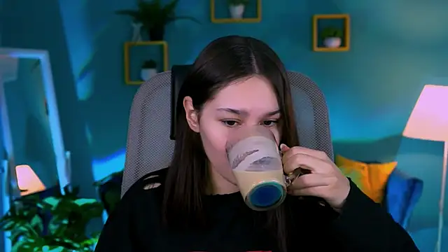 Snapshot of KimClarks_ chatting on 11/09/25, 02:37 KimClarks online show from 11/09/25, 02:37