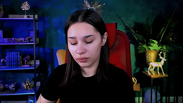 KimClarks  online show from 11/18/25, 08:41