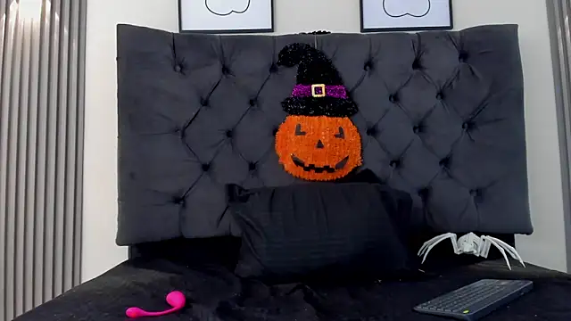 Sofia Seduccion online show from 10/28/25, 12:30