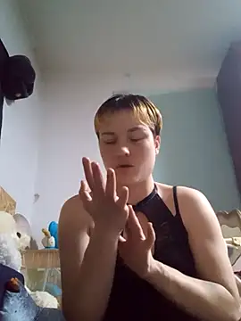 Snapshot of MoonIrene chatting on 09/29/25, 02:11 MoonIrene online show from 09/29/25, 02:11