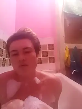 Snapshot of MoonIrene chatting on 10/25/25, 05:40 MoonIrene online show from 10/25/25, 05:40