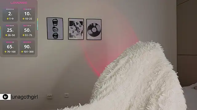 IamLuna2006 online show from 04/05/26, 04:53