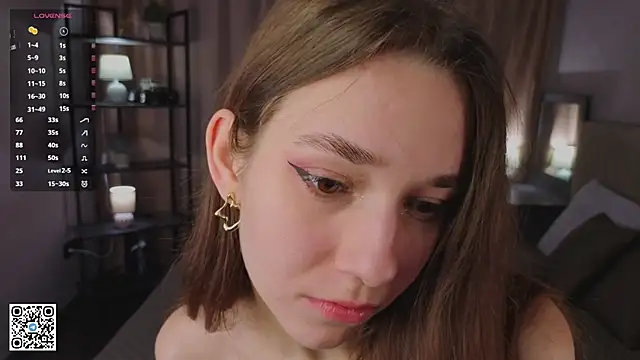 PetraHambelton online show from 11/04/25, 04:11