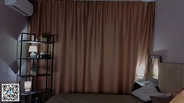 PetraHambelton online show from 11/25/25, 04:12