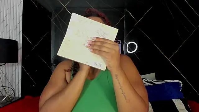 Snapshot of Alaia_Gutierrez chatting on 09/12/25, 08:20 Alaia Gutierrez online show from 09/12/25, 08:20