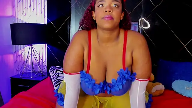 Snapshot of Alaia_Gutierrez chatting on 10/03/25, 10:07 Alaia Gutierrez online show from 10/03/25, 10:07