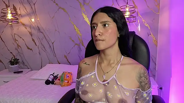 Snapshot of Scaarlettfox chatting on 11/29/25, 04:21 Scaarlettfox online show from 11/29/25, 04:21