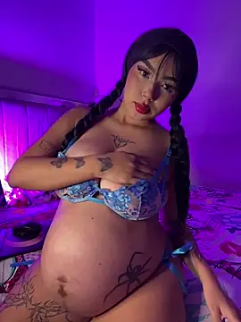 lucialauper  online show from 11/29/25, 11:19