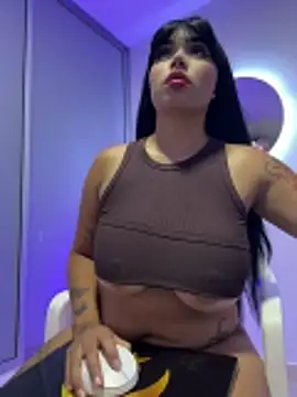 Snapshot of lucialauper_ chatting on 06/04/26, 12:49 lucialauper online show from 06/04/26, 12:49