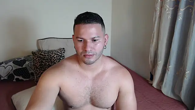 Snapshot of Tim_mz01 chatting on 11/19/25, 06:19 Tim mz01 online show from 11/19/25, 06:19