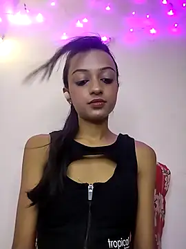 Snapshot of Your-Kitkat chatting on 11/07/25, 06:52 Your-Kitkat online show from 11/07/25, 06:52