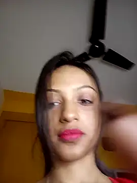 Snapshot of Your-Kitkat chatting on 12/16/25, 08:47 Your-Kitkat online show from 12/16/25, 08:47