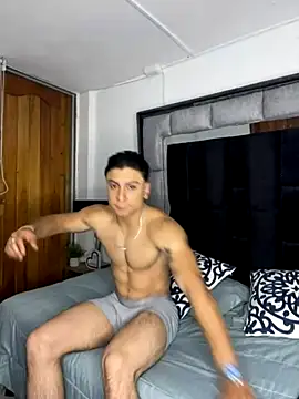 Snapshot of MR_MUSCLE chatting on 10/11/25, 11:42 MR MUSCLE online show from 10/11/25, 11:42