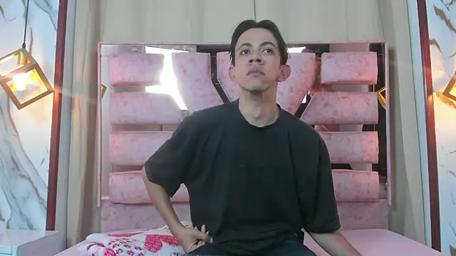 Snapshot of kameron_and_Nick chatting on 11/29/25, 08:23 kameron and Nick online show from 11/29/25, 08:23