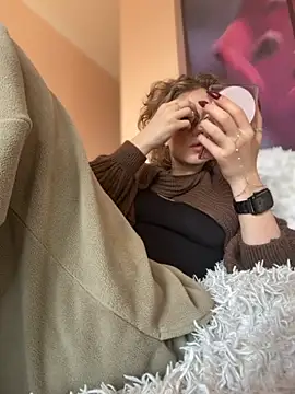 KellyKeler online show from 10/23/25, 10:36