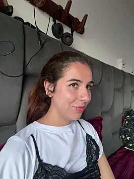 AllieYourGirl online show from 12/14/25, 10:36