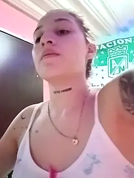 Snapshot of Arii_collins1 chatting on 09/25/25, 05:44 Arii collins1 online show from 09/25/25, 05:44