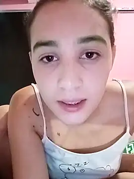 Snapshot of Arii_collins1 chatting on 10/21/25, 03:40 Arii collins1 online show from 10/21/25, 03:40