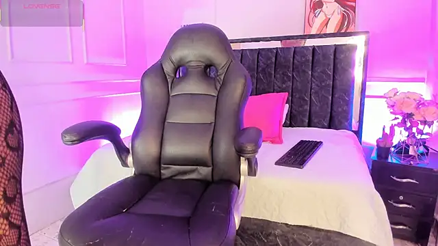 SwettRenata  online show from 01/16/26, 12:31