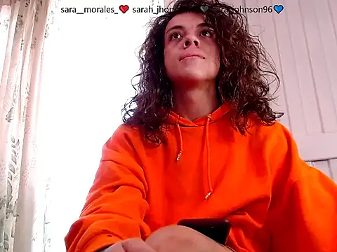 saara johnson496 online show from 12/02/25, 11:48