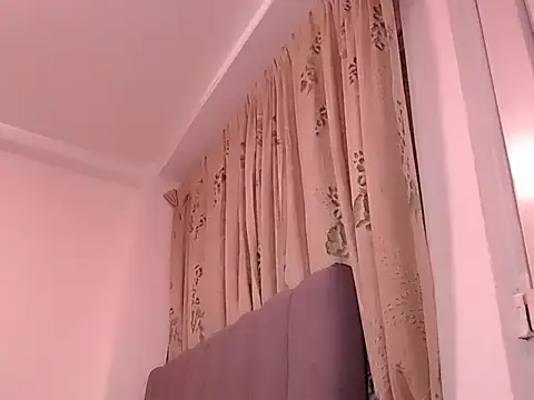 saara johnson496 online show from 04/13/26, 10:32