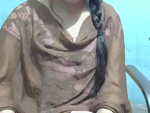 Snapshot of lovely_soniya chatting on 10/18/25, 04:15 lovely soniya online show from 10/18/25, 04:15