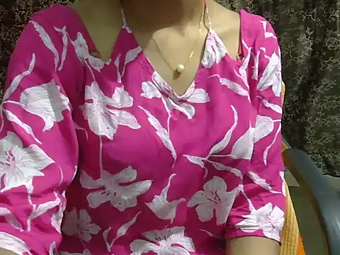 Snapshot of lovely_soniya chatting on 06/06/26, 06:18 lovely soniya online show from 06/06/26, 06:18