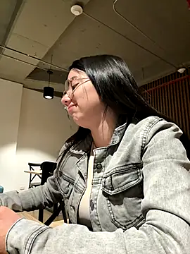 Michelle Zoe online show from 11/26/25, 02:12