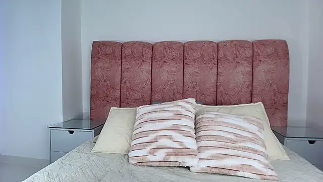 emmacurvy online show from 11/25/25, 03:06