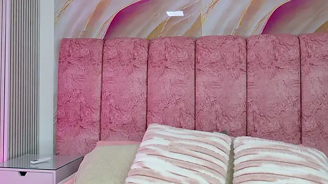 emmacurvy online show from 02/18/26, 03:13