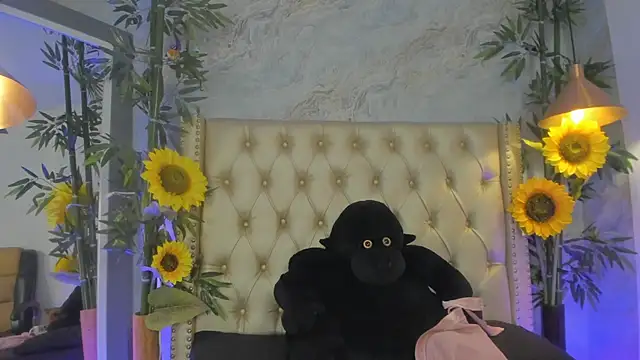 LittleeJaz online show from 12/23/25, 04:43