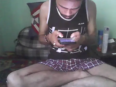Snapshot of Cuckcouple1992 chatting on 05/26/26, 07:59 Cuckcouple1992 online show from 05/26/26, 07:59